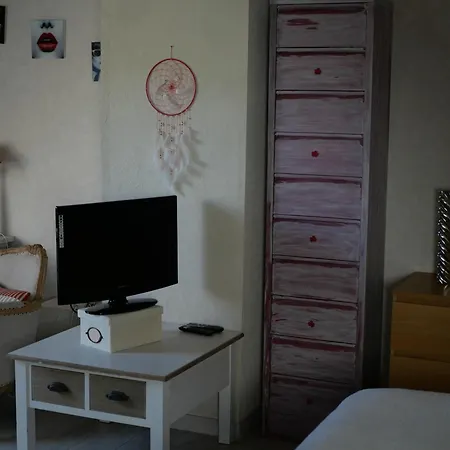 Couette-café Grande Lumineuse Et Spacieuse 22m2