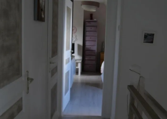 לינה וארוחת בוקר Un Oasis De Quietude Belle 22m2 3*